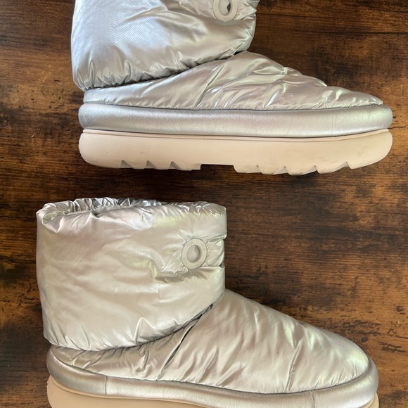 Silver moon boot style Uggs SZ10 - Picture 5 of 7